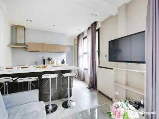 Cosy apartment - 1BR4P - EuropeSaint-Lazare Apartment in Paris
