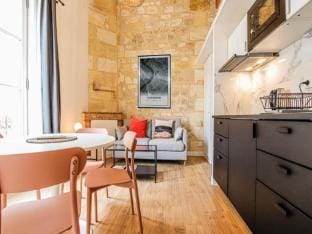 Duplex Apt Near St-Jean Station Apartment in Bordeaux
