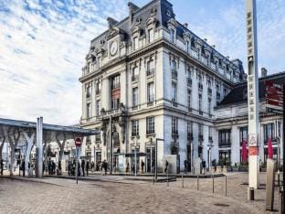 Duplex Apt Near St-Jean Station Apartment in Bordeaux
