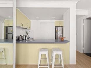 Ideal Studio Inner-City Pad with Private Balcony Apartment in Surry Hills