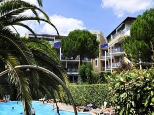 Studio Cabin 45 People Apartment in Balaruc-les-Bains