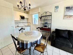 Rooms for 4 People Apartment in Quiberon