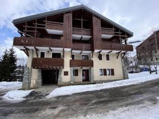 Apartment in Vallee Blanche near Chairlift Apartment in Les Deux Alpes