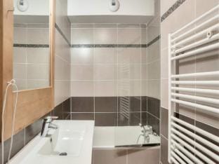 Chalet in Vars with Ski-In Ski-Out Access Apartment in Provence-Alpes-Côte d'Azur