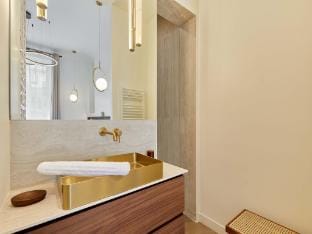 Luxurious AC apartment Beaubourg  Le Marais Apartment in Paris