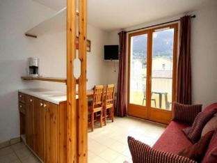 Rooms 4 People Apartment in Provence