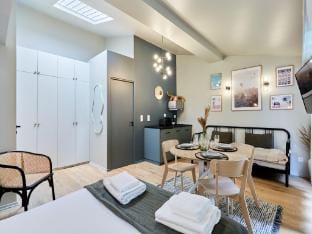 Charming  Studio Center of Paris with AC Apartment in Paris