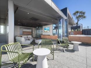 Bright 1-Bedroom Escape with Private BBQ Apartment in Perth