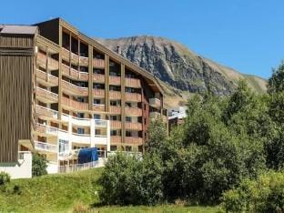 Apartment in Alpe dHuez with Heated Pool Apartment in Huez