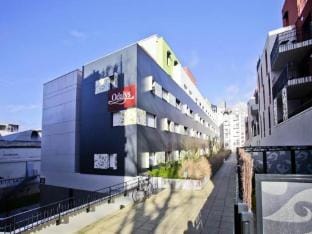 Junior Studio 24 People Apartment in Saint-Cyr-sur-Loire