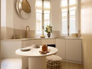 Luxurious suite - AC- 2P- MadeleineSaint Honore Apartment in Paris