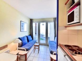 Studio in France - Budget-Friendly Stay Apartment in Arzon