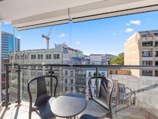 Bright 2-Bed Surry Hills Apartment with Balcony Apartment in Surry Hills