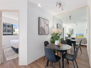 Bright 2-Bed Surry Hills Apartment with Balcony Apartment in Surry Hills