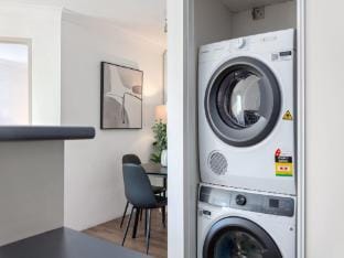 Bright 2-Bed Surry Hills Apartment with Balcony Apartment in Surry Hills