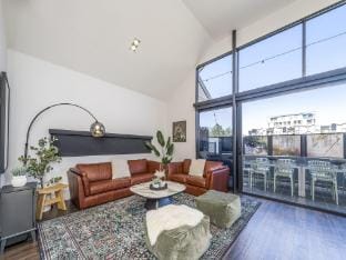 Fun for Families Location, Cinema, Games, Wifi Apartment in Perth