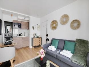 Peaceful Studio -2P- Moulin Rouge Apartment in Paris