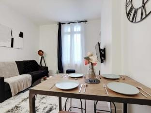 Intimate apartment - 1BR4P - Saint-Ambroise Apartment in Paris