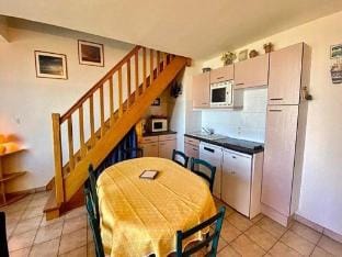 Rooms for 6 People Apartment in Quiberon
