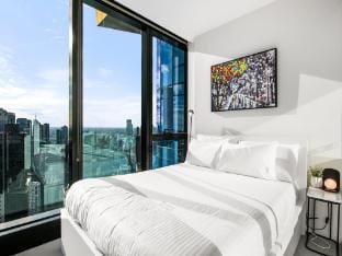 Stylish City Apartment with Expanding City Views Apartment in Southbank