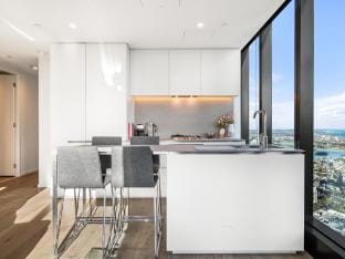 Stylish City Apartment with Expanding City Views Apartment in Southbank