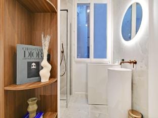 Chic and Spacious Apartment in the Heart of Paris Apartment in Paris