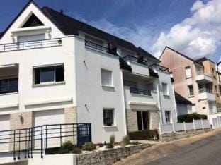 Rooms for 5 People Apartment in Étel