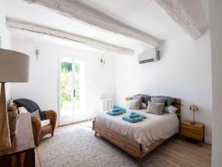 Houses  Villas for 12 People Apartment in Malaucène