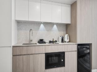 Chic Studio Stay Near Cafes and Coastline Apartment in Perth