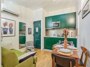Charming  Duplex Le MaraisBeaubourg Apartment in Paris