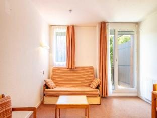 Mountain apartment near village centre Apartment in Provence