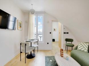 Apt ac 1BR2P - Saint-LazareLes Champs Elysee Apartment in Paris
