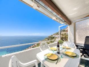 Lush apartment with view Apartment in Roses