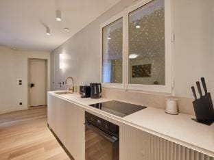 Sublime and New Apartment Louvre Palais-Royal Apartment in Paris