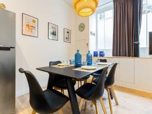 Elegant Apartment - 2BD6P - Hotel de Ville Apartment in Paris