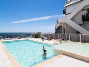 Room Cabin 78 People Park View Apartment in Batz-sur-Mer