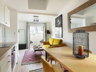 Charming apartment Center of Paris with terrace Apartment in Paris