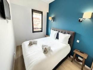 Superb 2 Rooms Terrace Cannes Port Apartment in Cannes