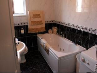 Apartments Anita - Two bedroom apartment with balcony and Sea View Apartment in Cavtat
