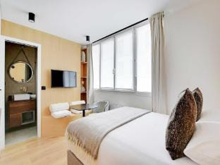 Charming Studio 2P - Place de la Republique Apartment in Paris
