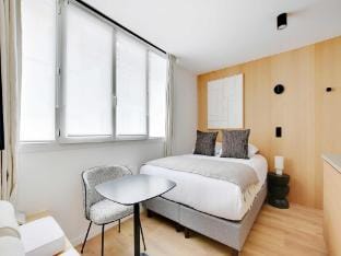 Charming Studio 2P - Place de la Republique Apartment in Paris