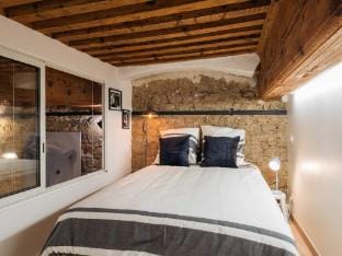 DIFY Bear-Hotel de Ville Apartment in Lyon