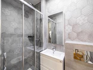 Magnificent renovated 2 bedroom apartment, Terrace Apartment in Cannes