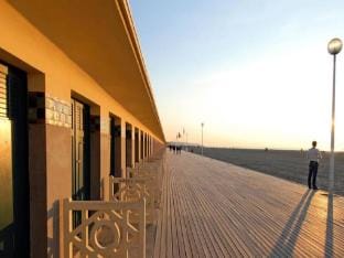 Life in Pink Sea view with terrace beach Apartment in Deauville