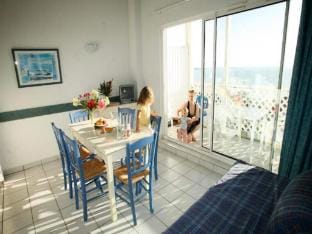 Studio Cabin 23 People Sea or Pool View Apartment in Fouras