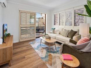 Cosy Unit with Parking near New Farm Park  River Apartment in Brisbane