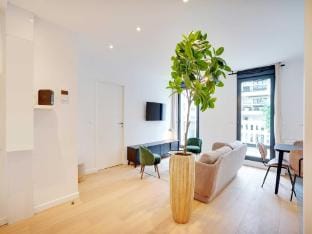 Duplex with terrace in Levallois Apartment in Levallois-Perret