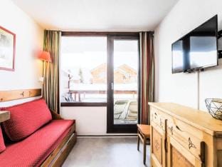 Apartment in Alpe dHuez near Ski Domain Apartment in Huez