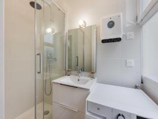 Modern apartment - 2BR6P - Canal St-Martin Apartment in Paris