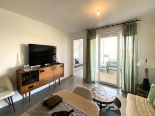 New Apt Behind Arcachon Train Station Apartment in Arcachon